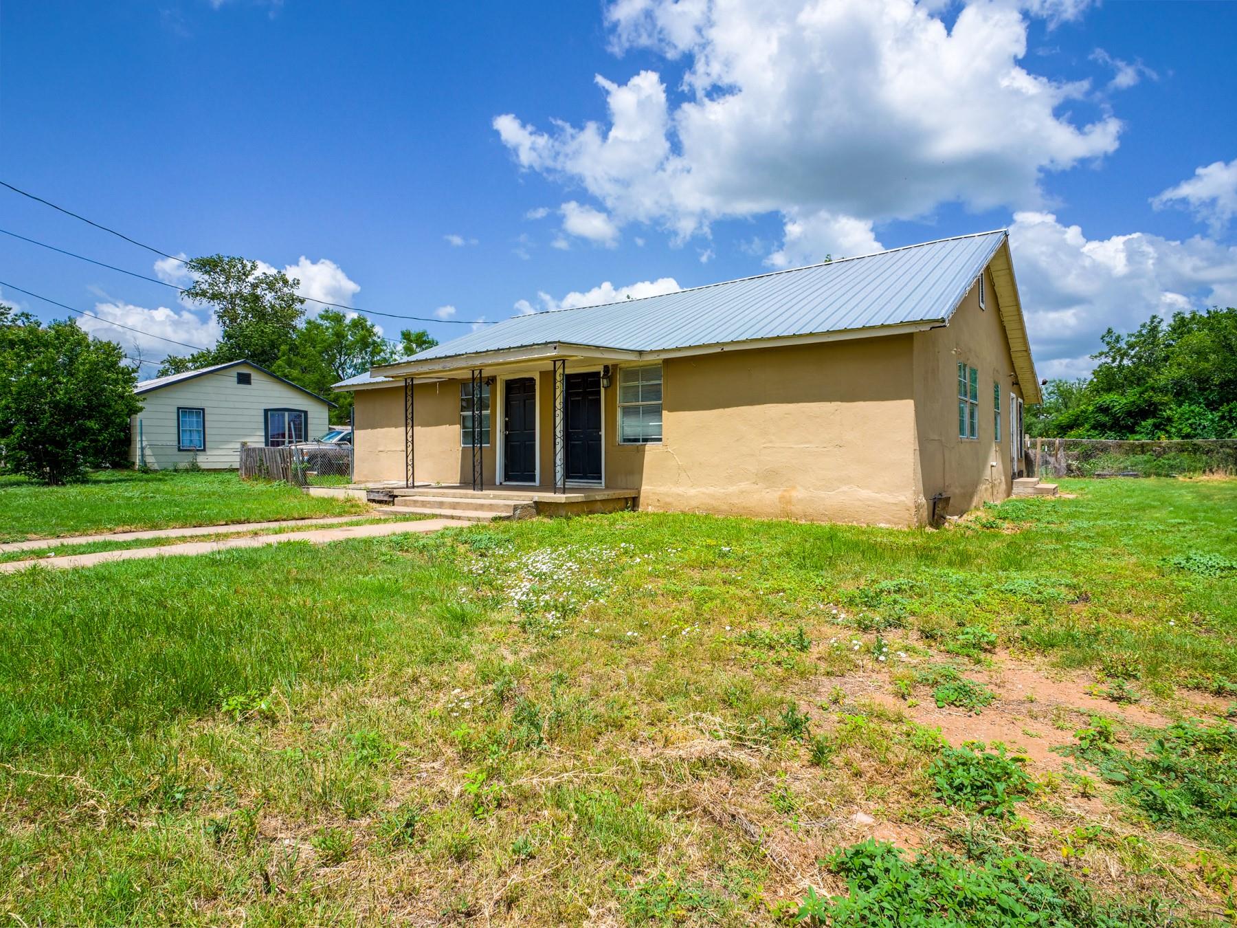 1004 Avon Avenue Llano TX 78643