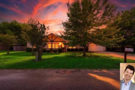 1221 Lovers Lane Bastrop TX 78602