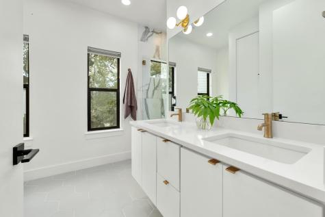 1183 Oakgrove Avenue Austin TX 78702