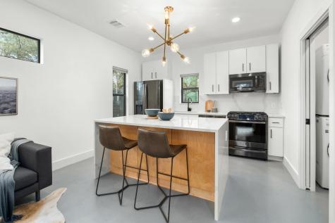 1183 Oakgrove Avenue Austin TX 78702