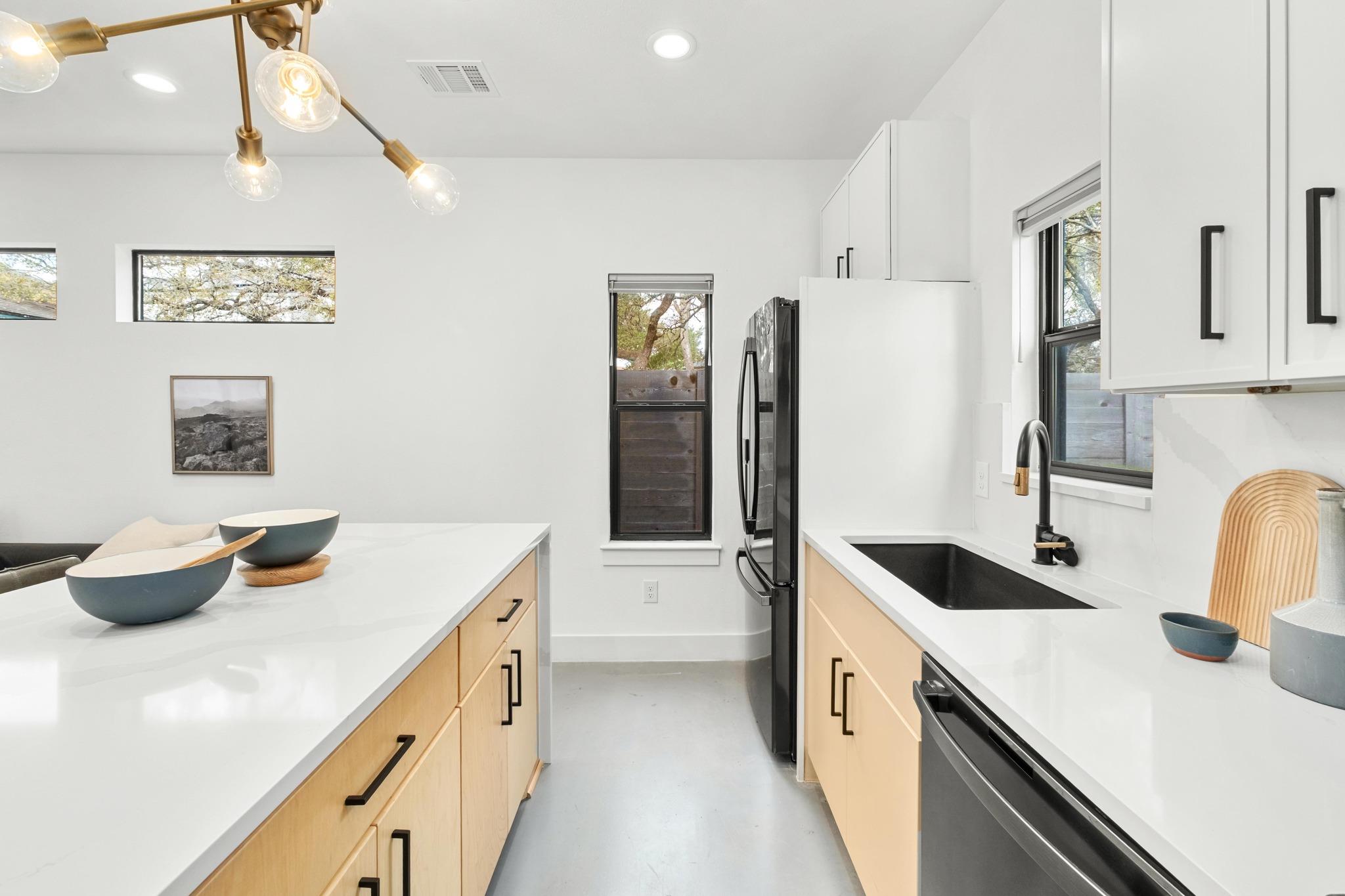 1183 Oakgrove Avenue Austin TX 78702