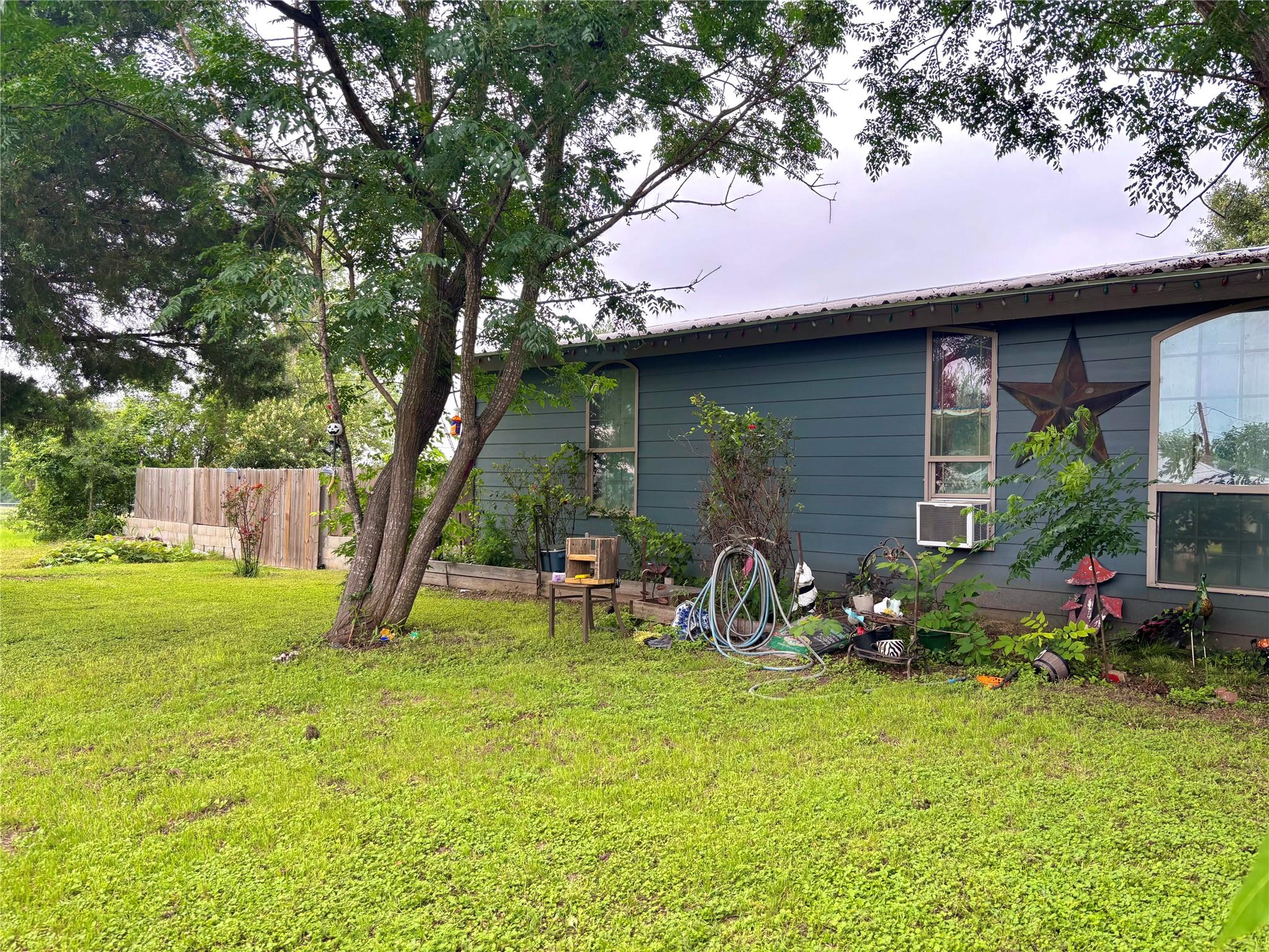 400 S Elliott Street Thorndale TX 76577