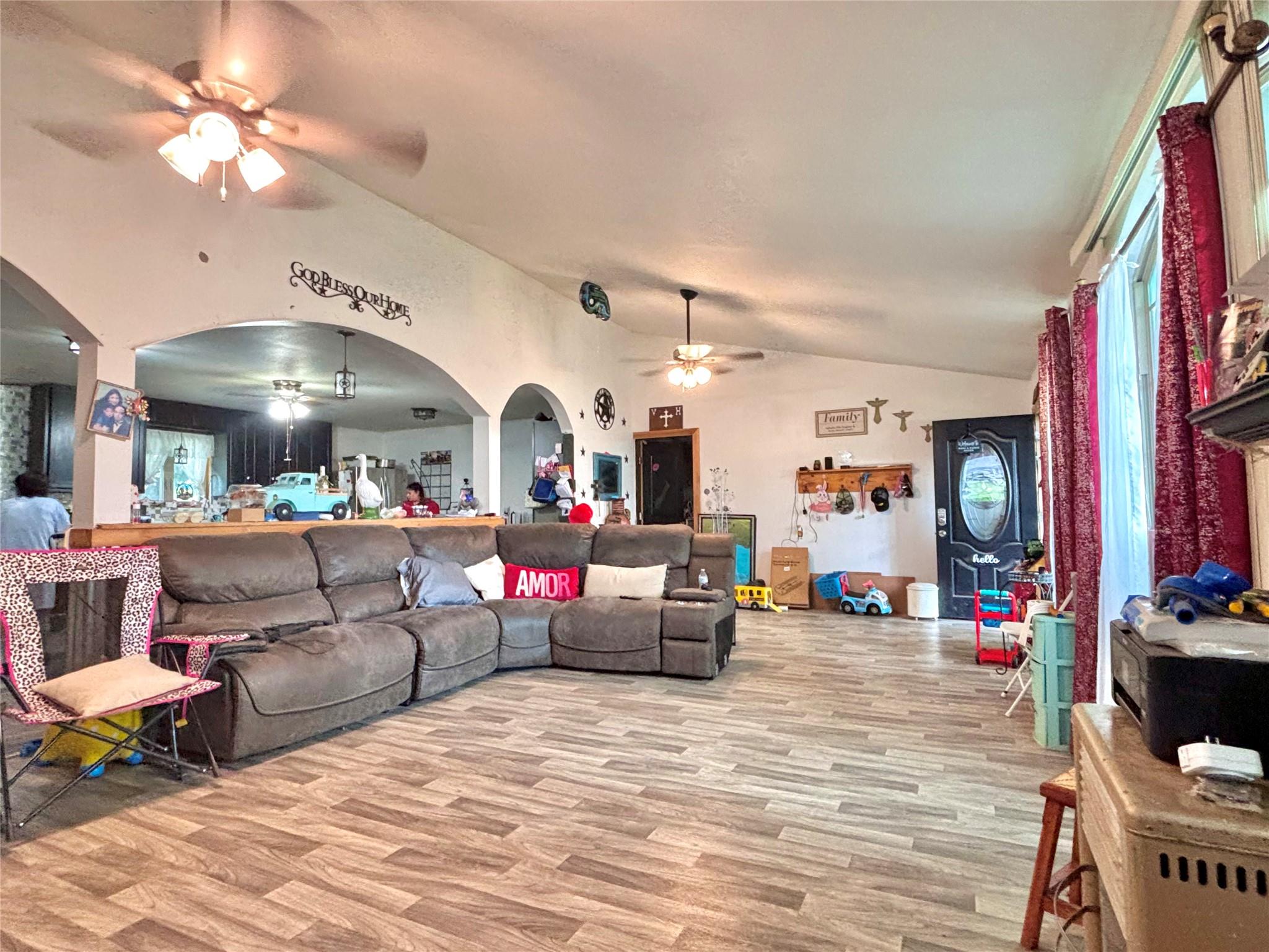 400 S Elliott Street Thorndale TX 76577