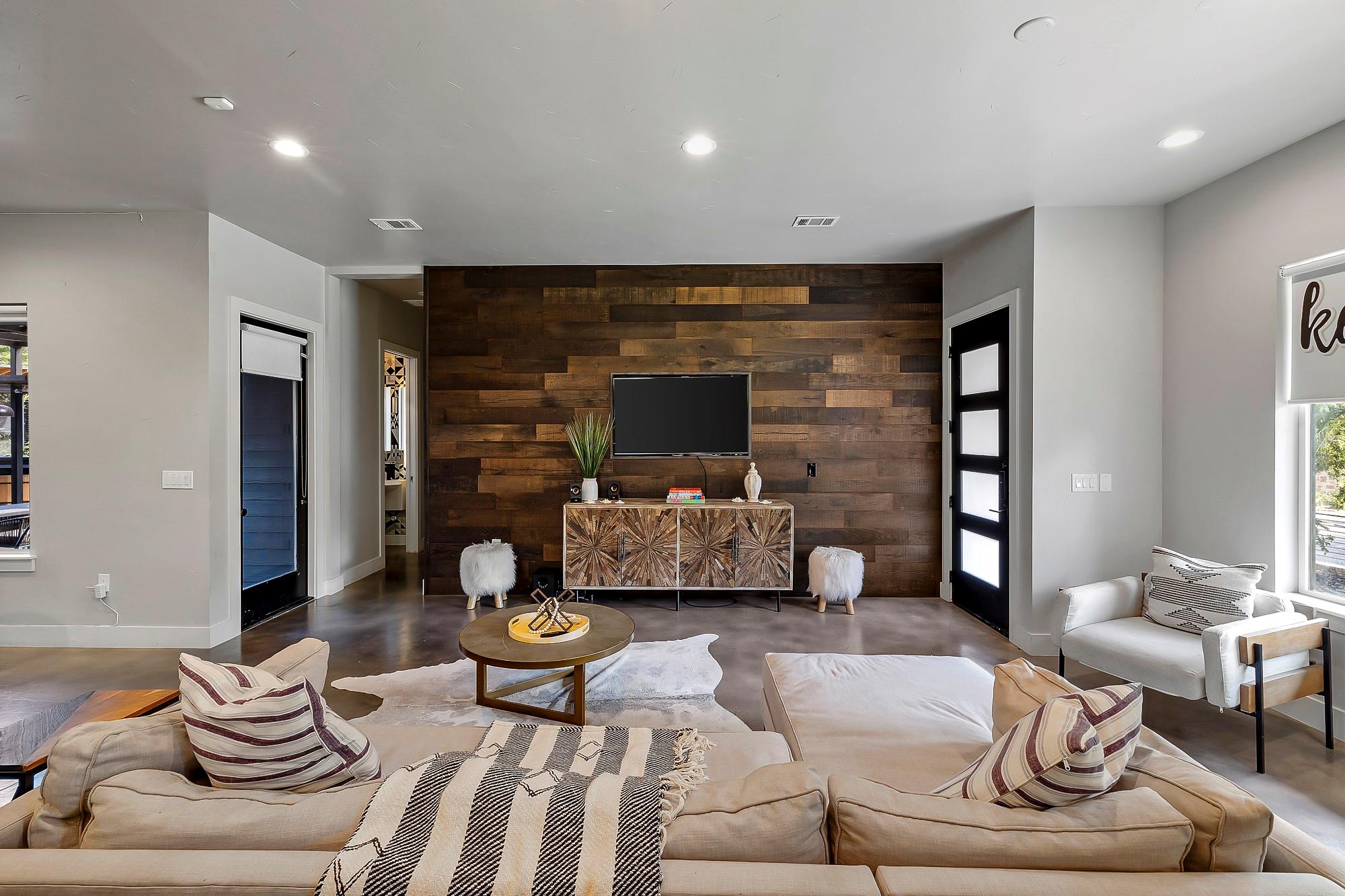 2414 Kinney Road Austin TX 78704