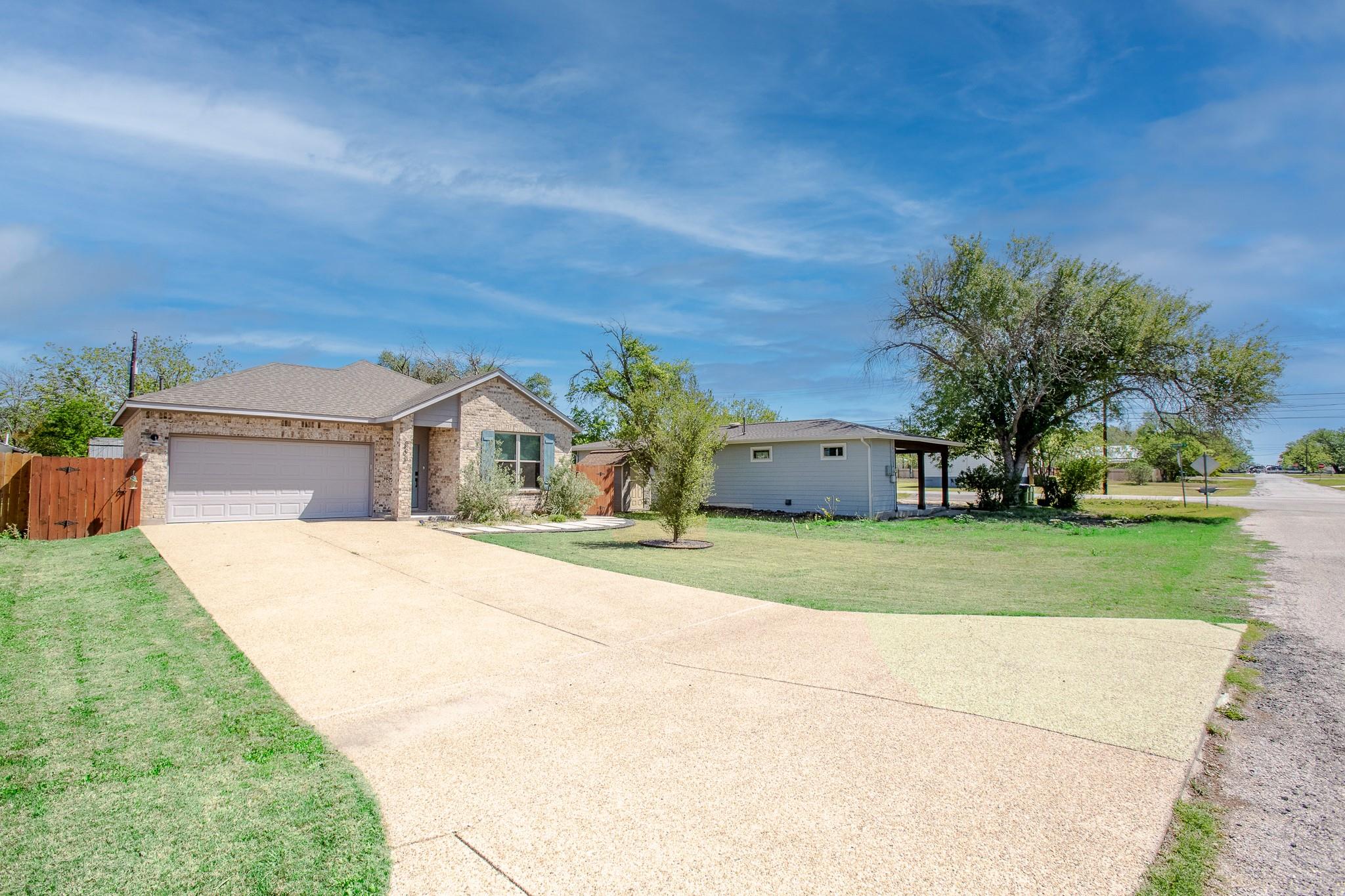 303 W Browning Street Manor TX 78653