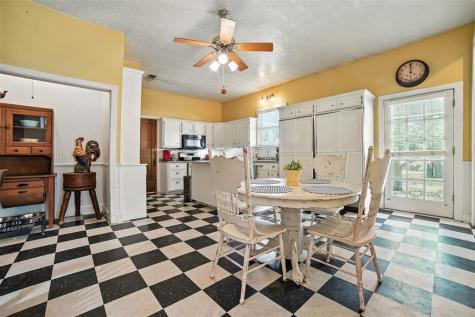504 S Main Street Lockhart TX 78644