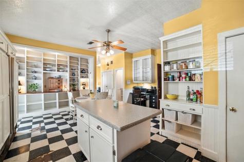 504 S Main Street Lockhart TX 78644