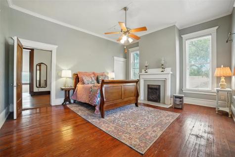 504 S Main Street Lockhart TX 78644