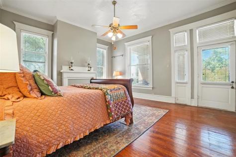 504 S Main Street Lockhart TX 78644