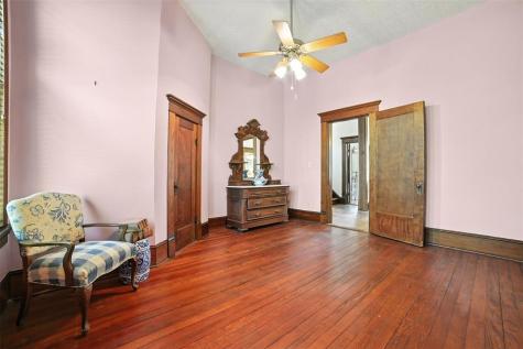 504 S Main Street Lockhart TX 78644