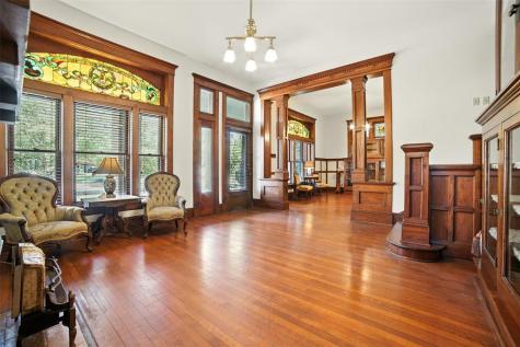 504 S Main Street Lockhart TX 78644