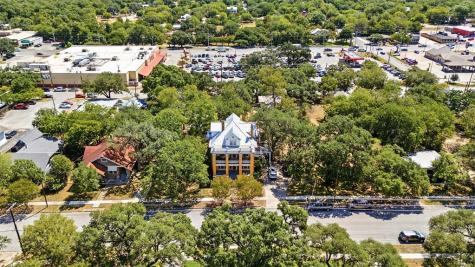 504 S Main Street Lockhart TX 78644