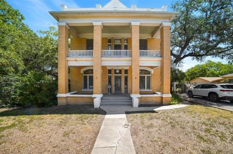 504 S Main Street Lockhart TX 78644