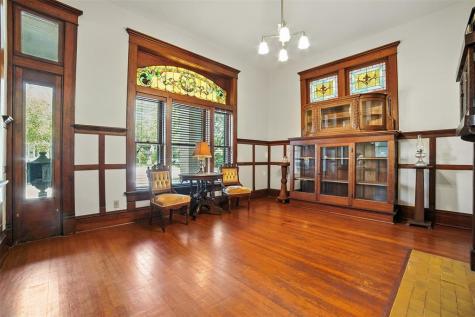 504 S Main Street Lockhart TX 78644