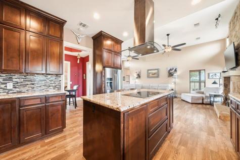 115 Lakeside Cove Martindale TX 78655