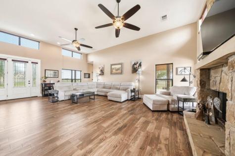 115 Lakeside Cove Martindale TX 78655