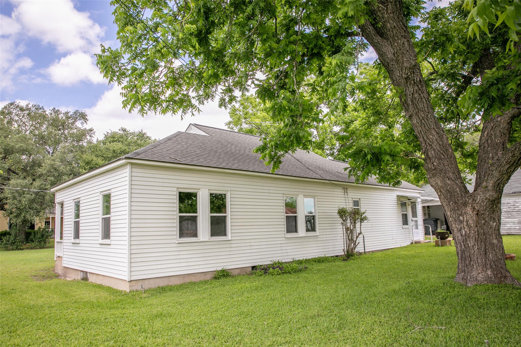 400 N Brazos Street Burton TX 77835