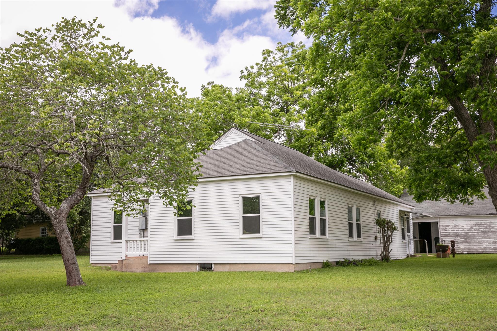 400 N Brazos Street Burton TX 77835