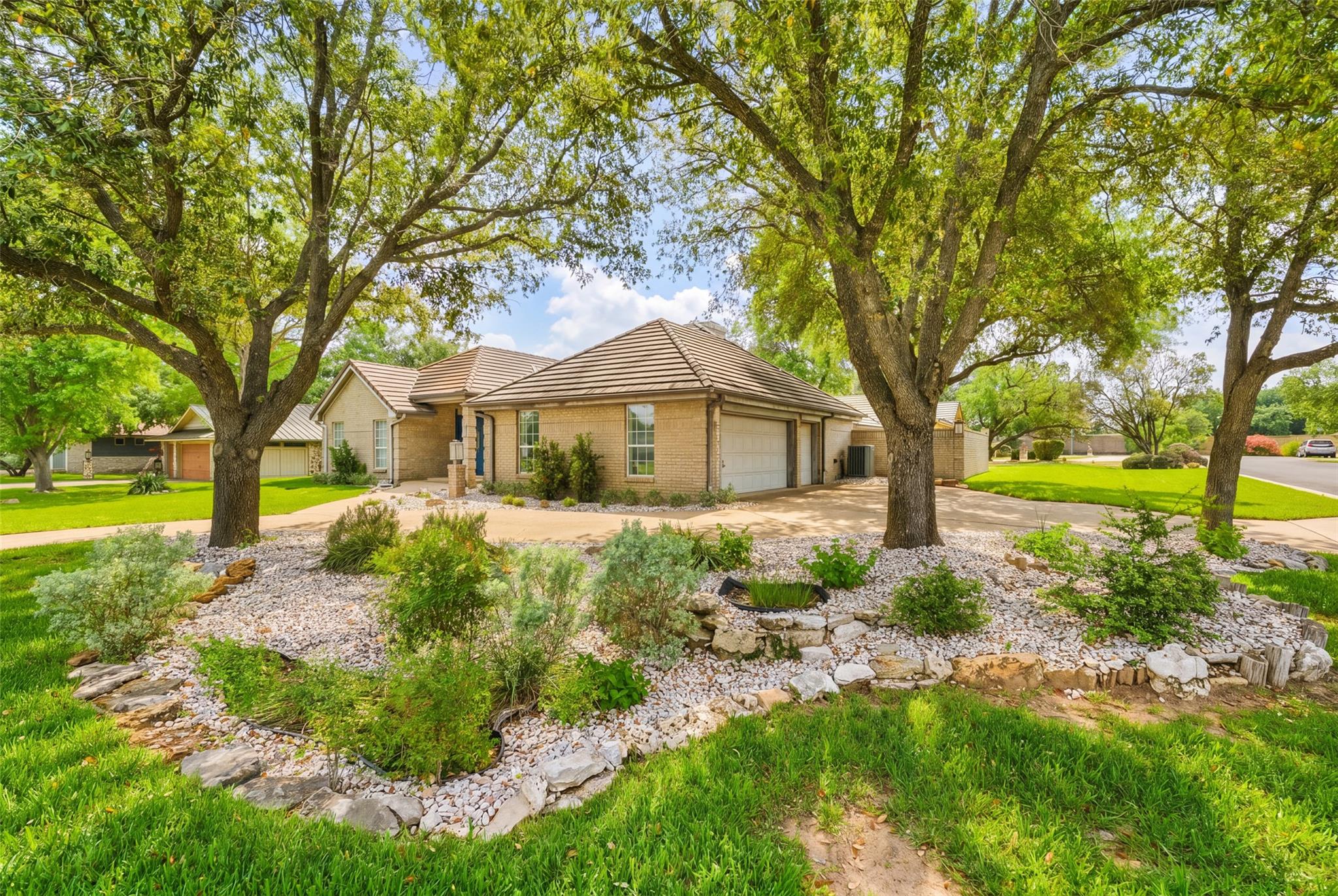 1322 Hi Circle N Horseshoe Bay TX 78657