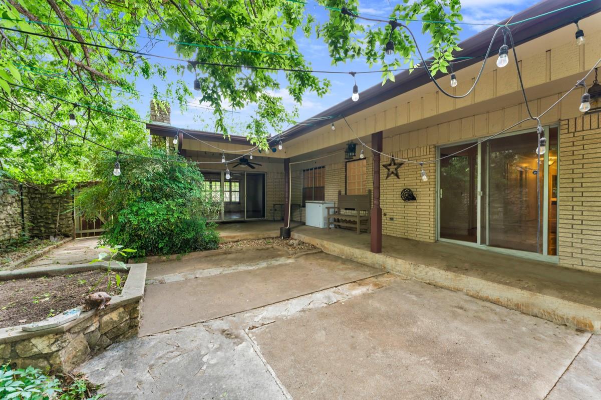 1011 N Vanderveer Street Burnet TX 78611