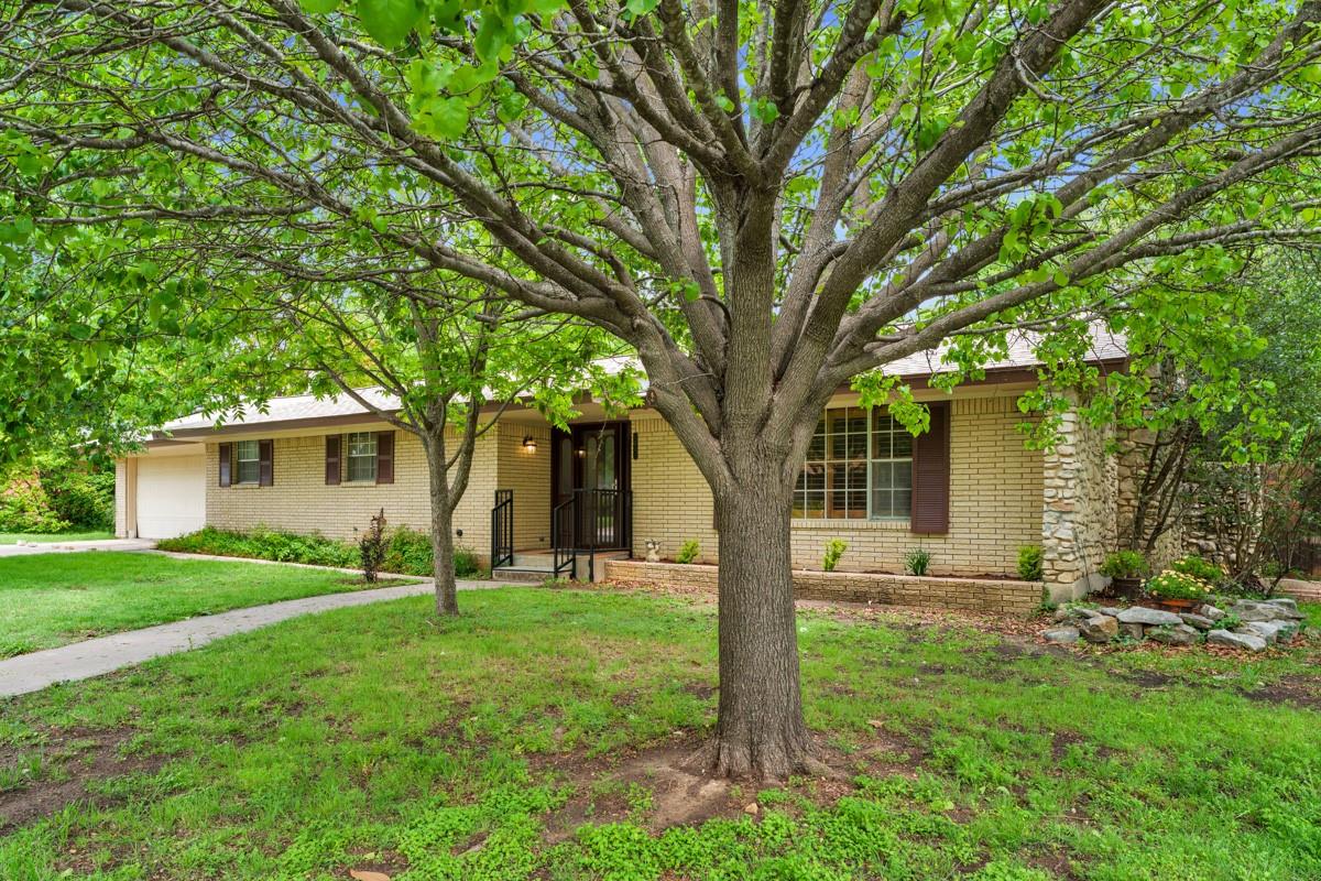 1011 N Vanderveer Street Burnet TX 78611
