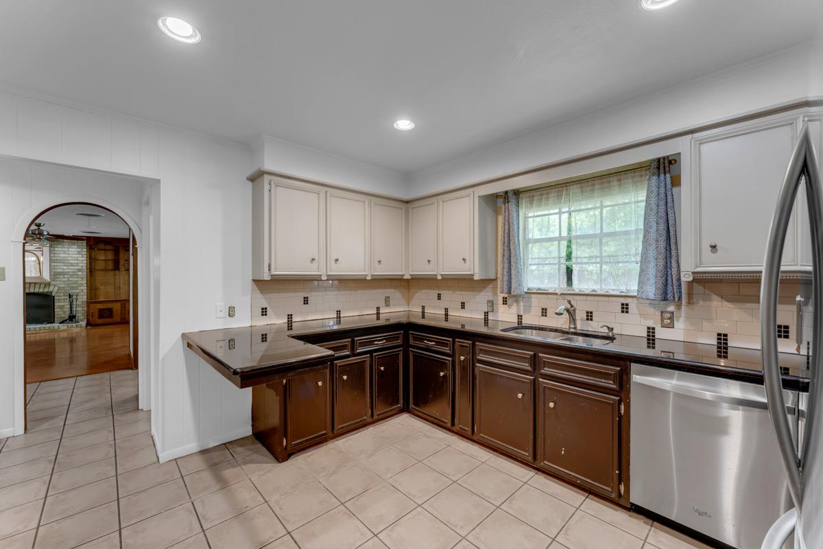 1011 N Vanderveer Street Burnet TX 78611