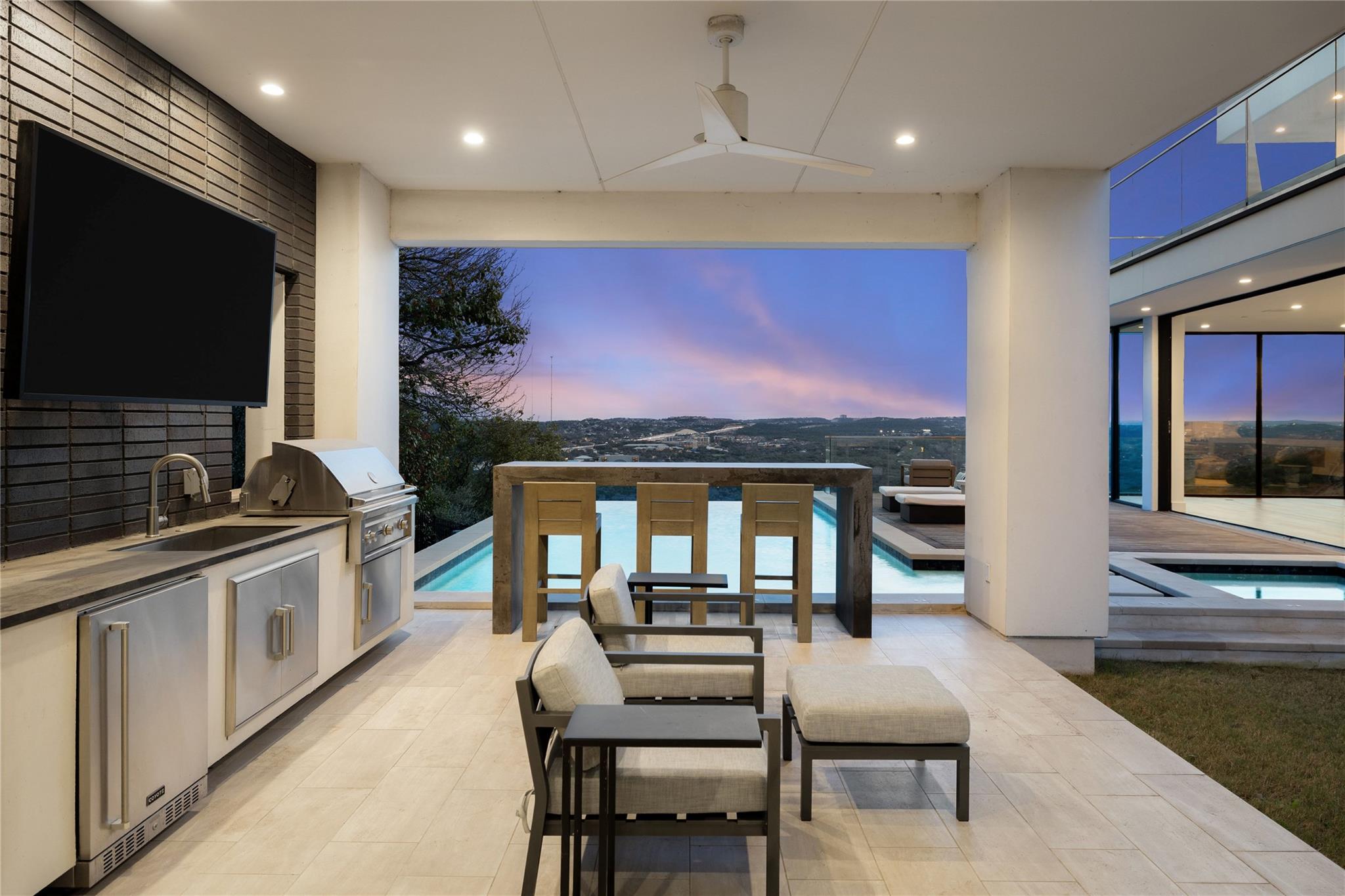 6607 W Courtyard Drive Austin TX 78730