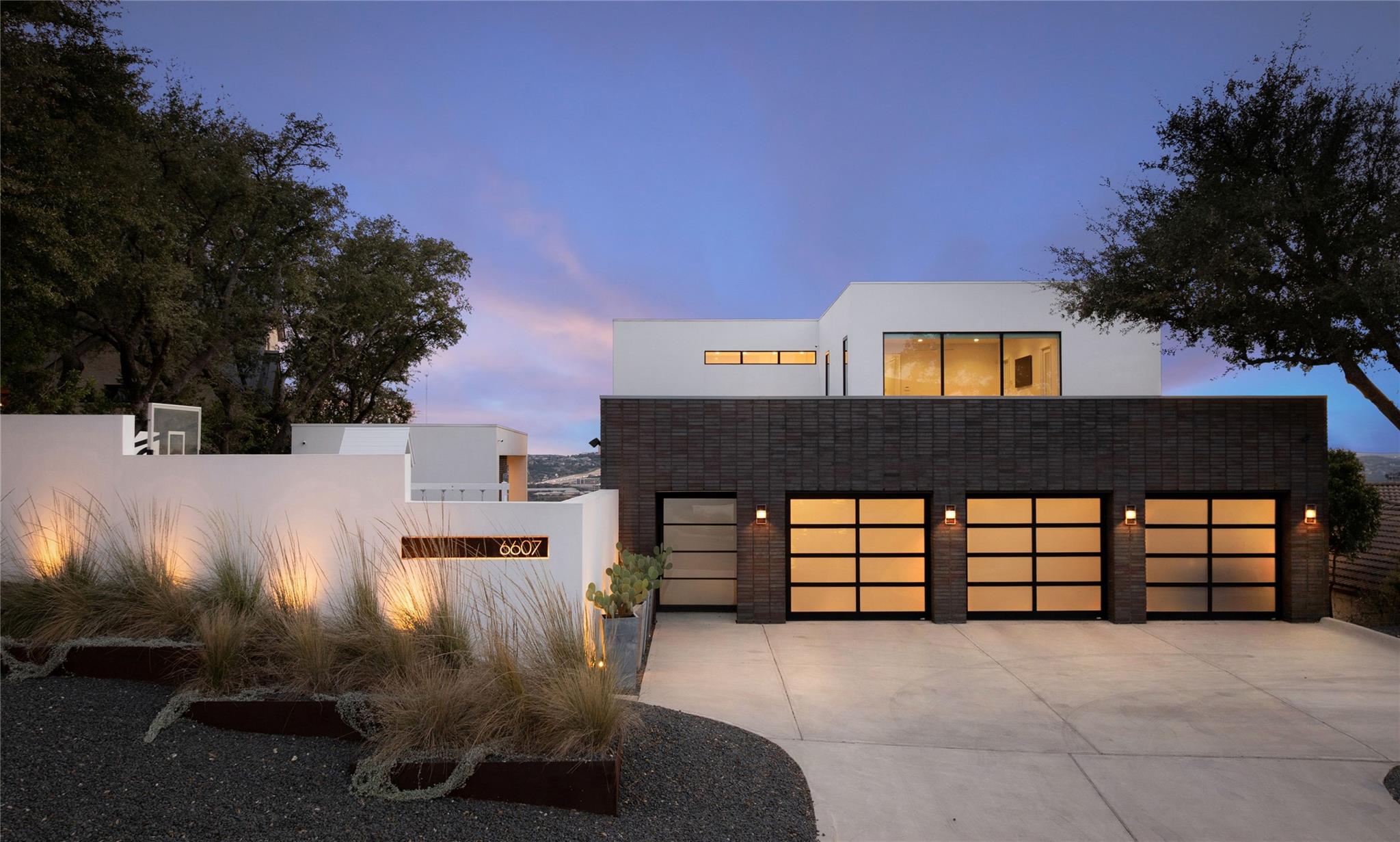 6607 W Courtyard Drive Austin TX 78730