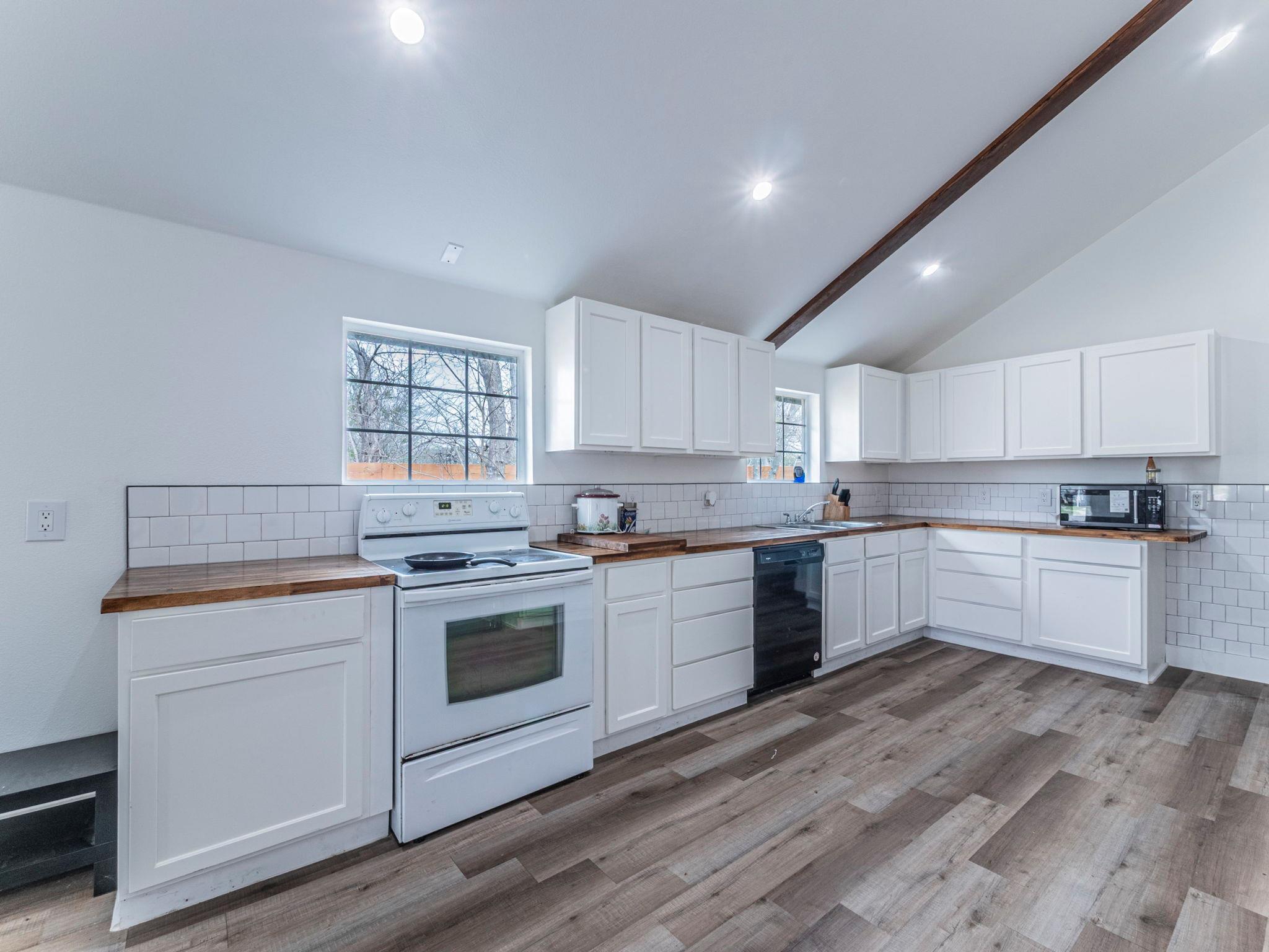545 W Vaughan Street Bertram TX 78605