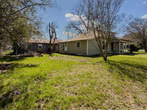 302 E Crockett Street Luling TX 78648