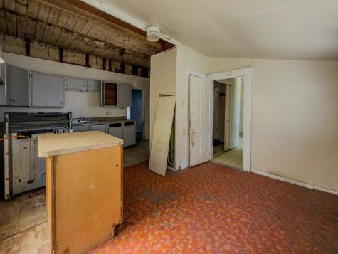 302 E Crockett Street Luling TX 78648