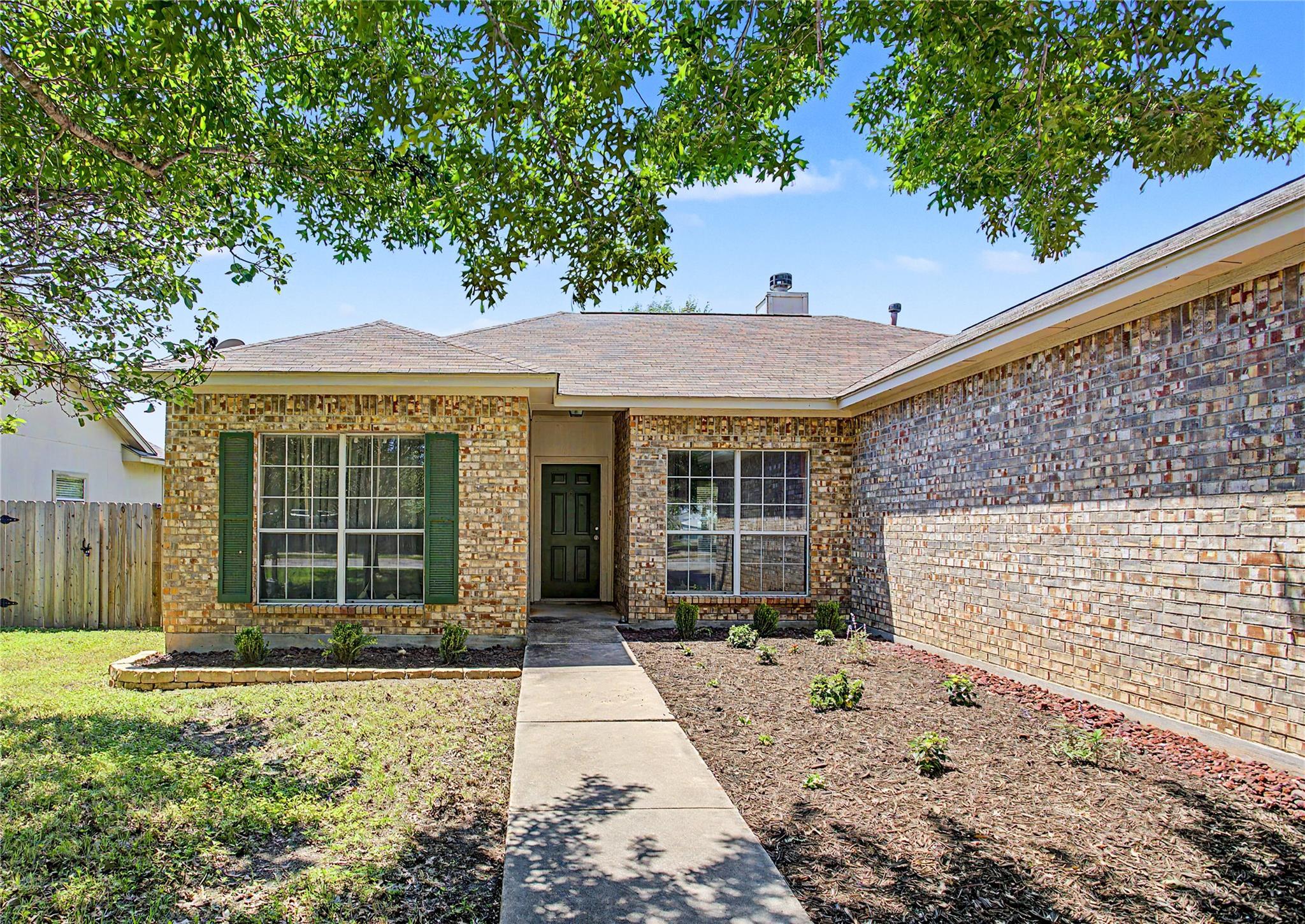 207 Kates Way Hutto TX 78634