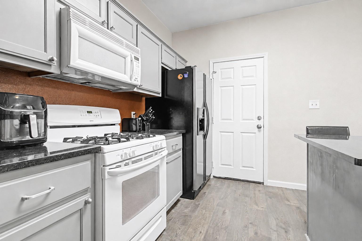 207 Kates Way Hutto TX 78634