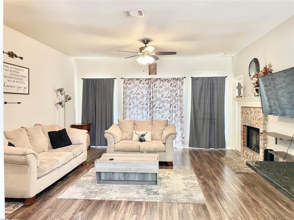 207 Kates Way Hutto TX 78634