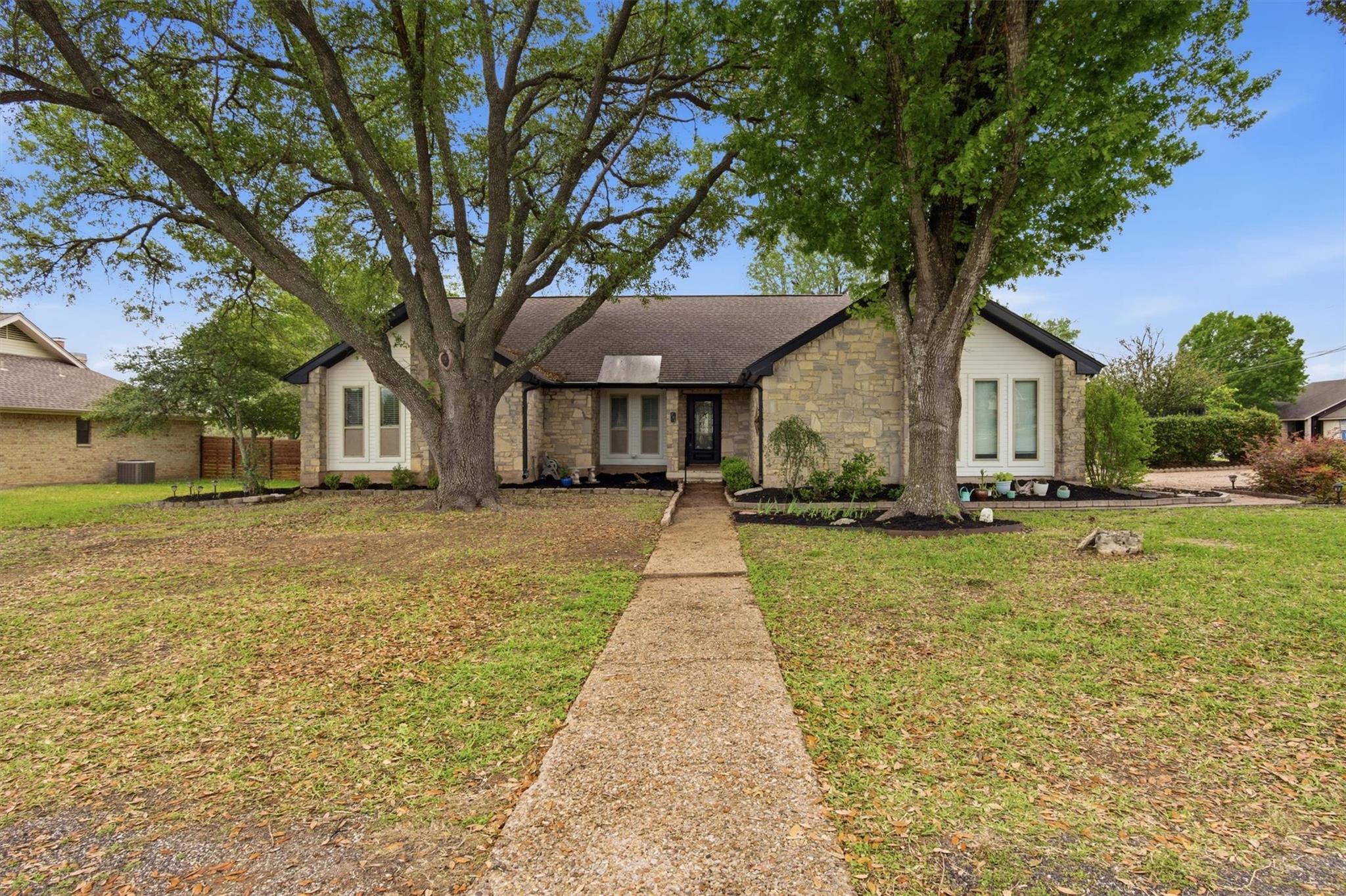 201 Towhee Drive Buda TX 78610