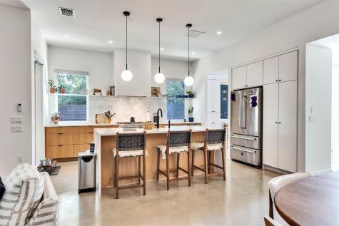 506 Powell Circle Austin TX 78704