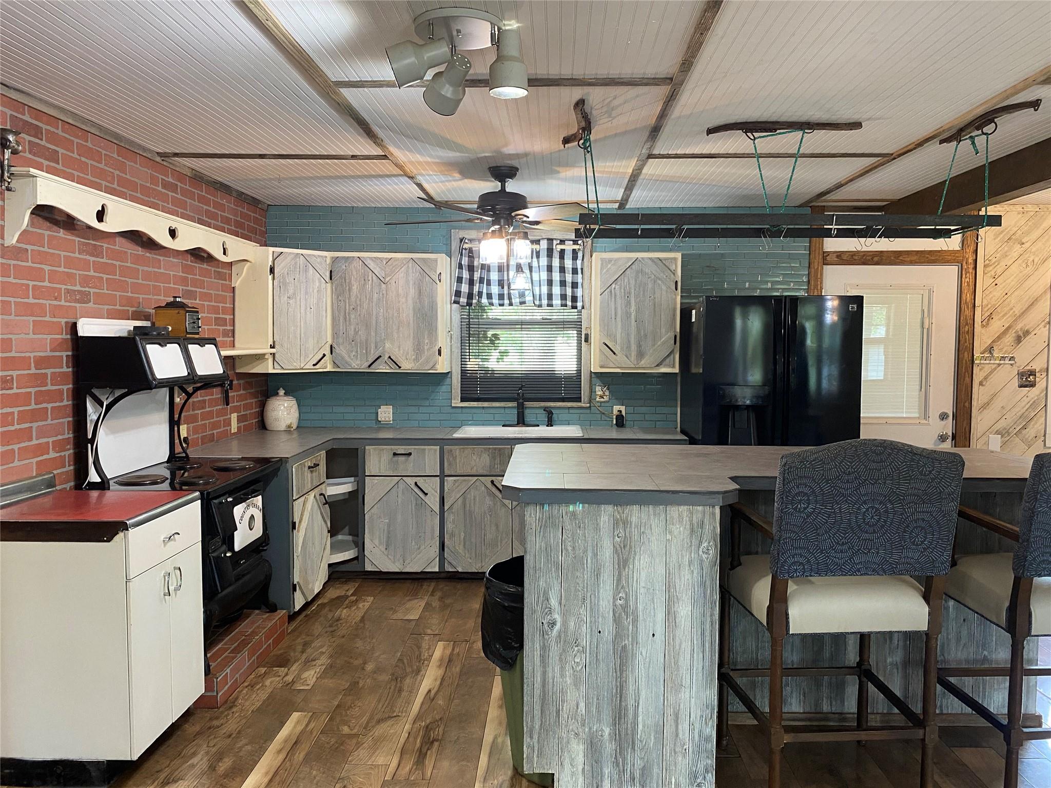 301 E Castlebriar Drive Marble Falls TX 78654