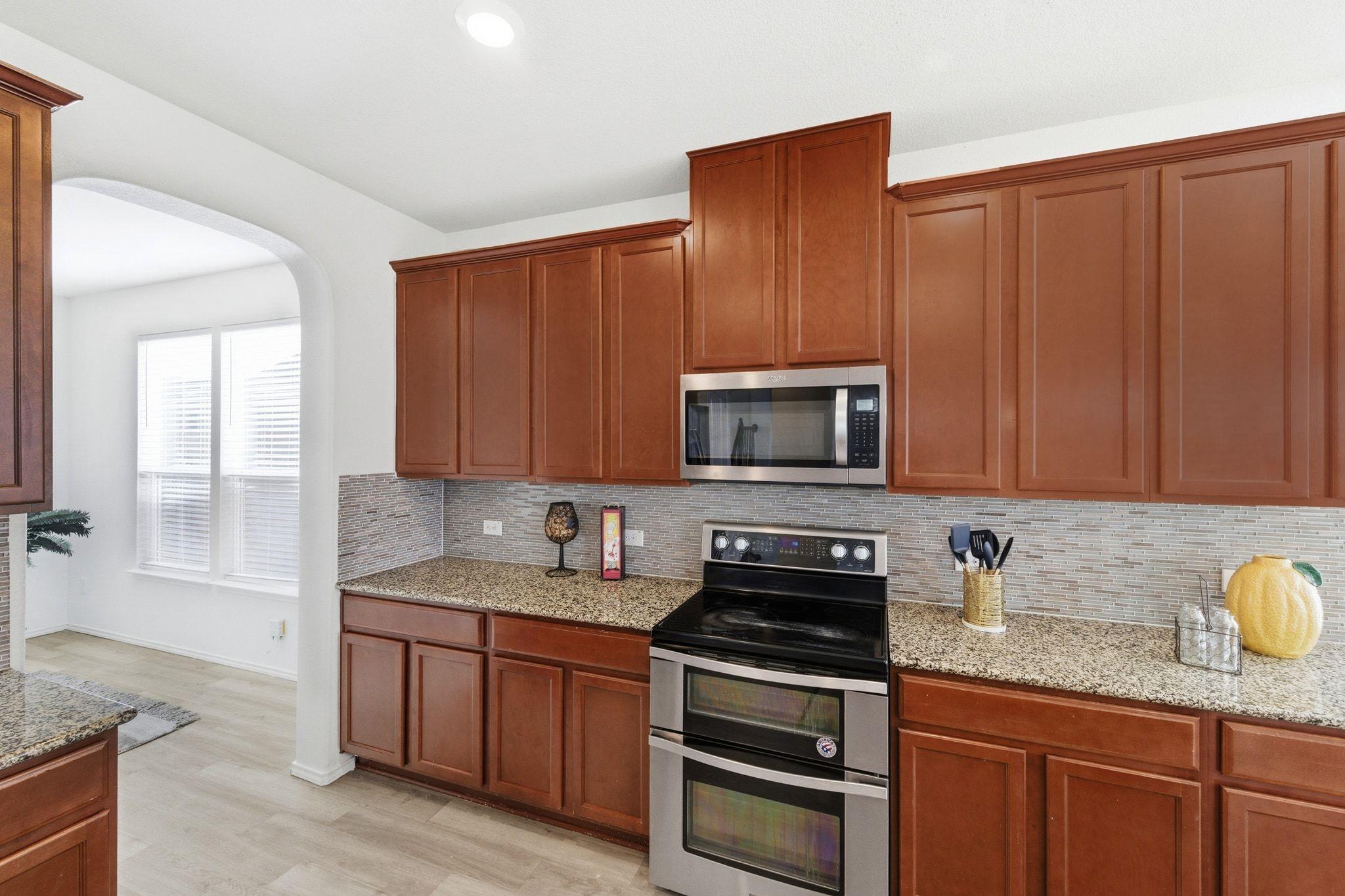 112 W Point Way Elgin TX 78621