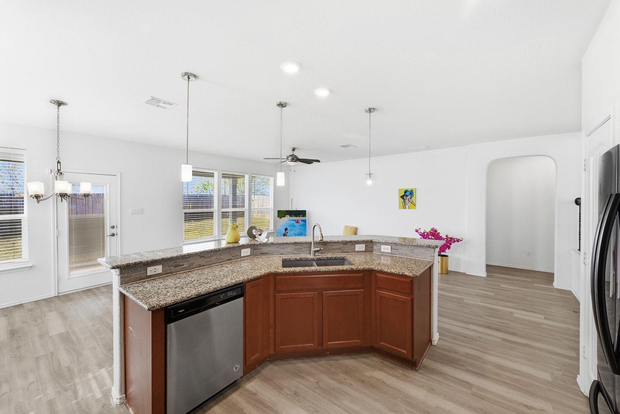 112 W Point Way Elgin TX 78621