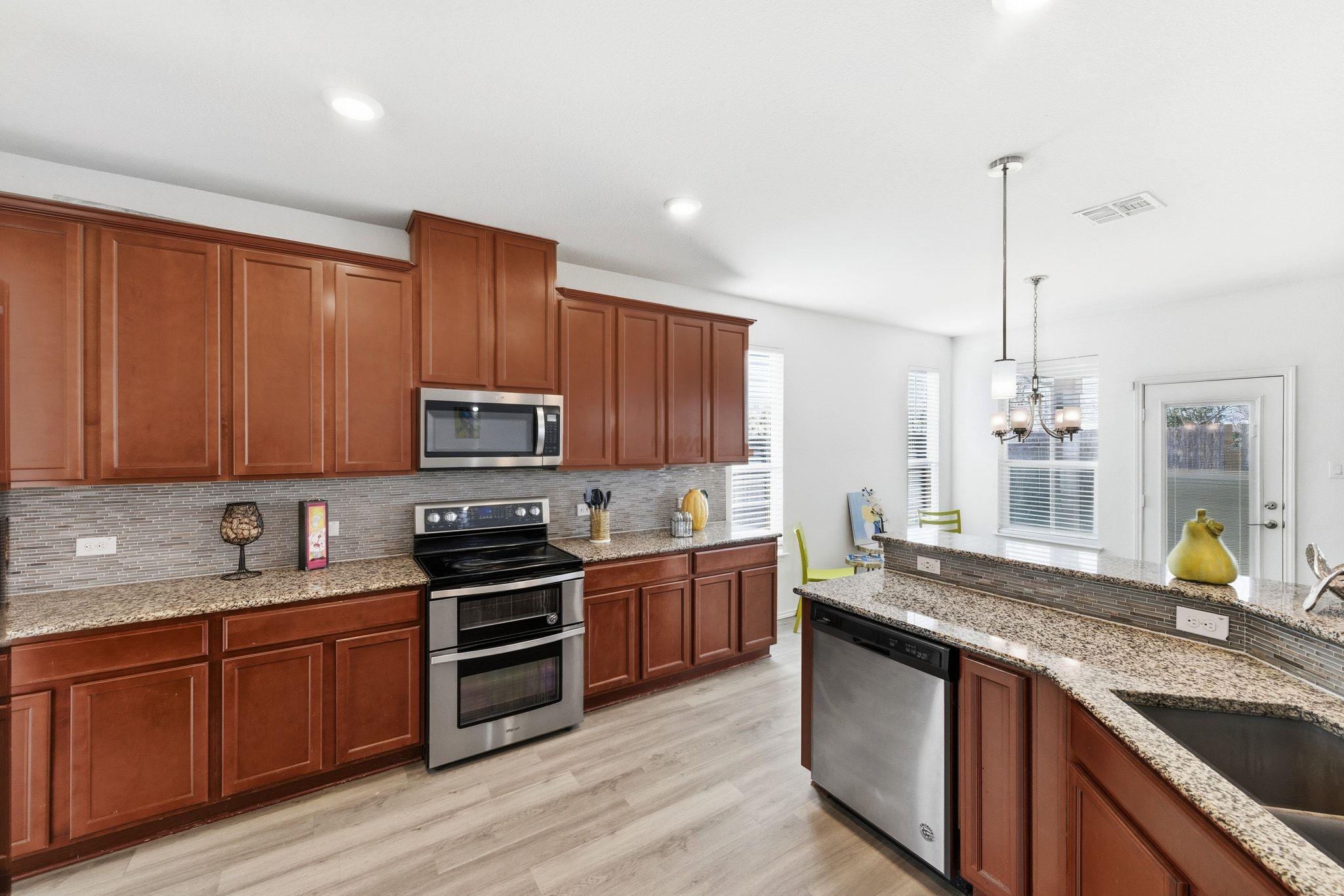 112 W Point Way Elgin TX 78621