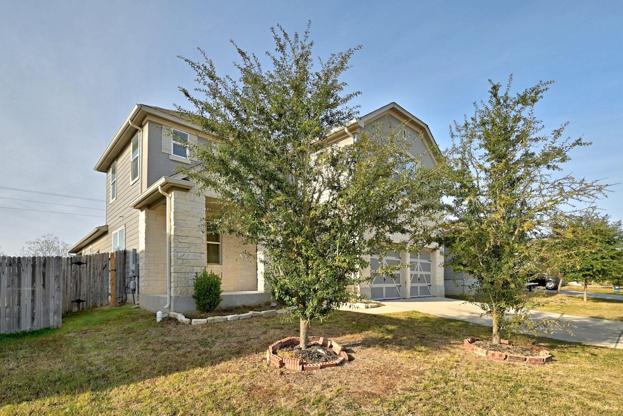 112 W Point Way Elgin TX 78621