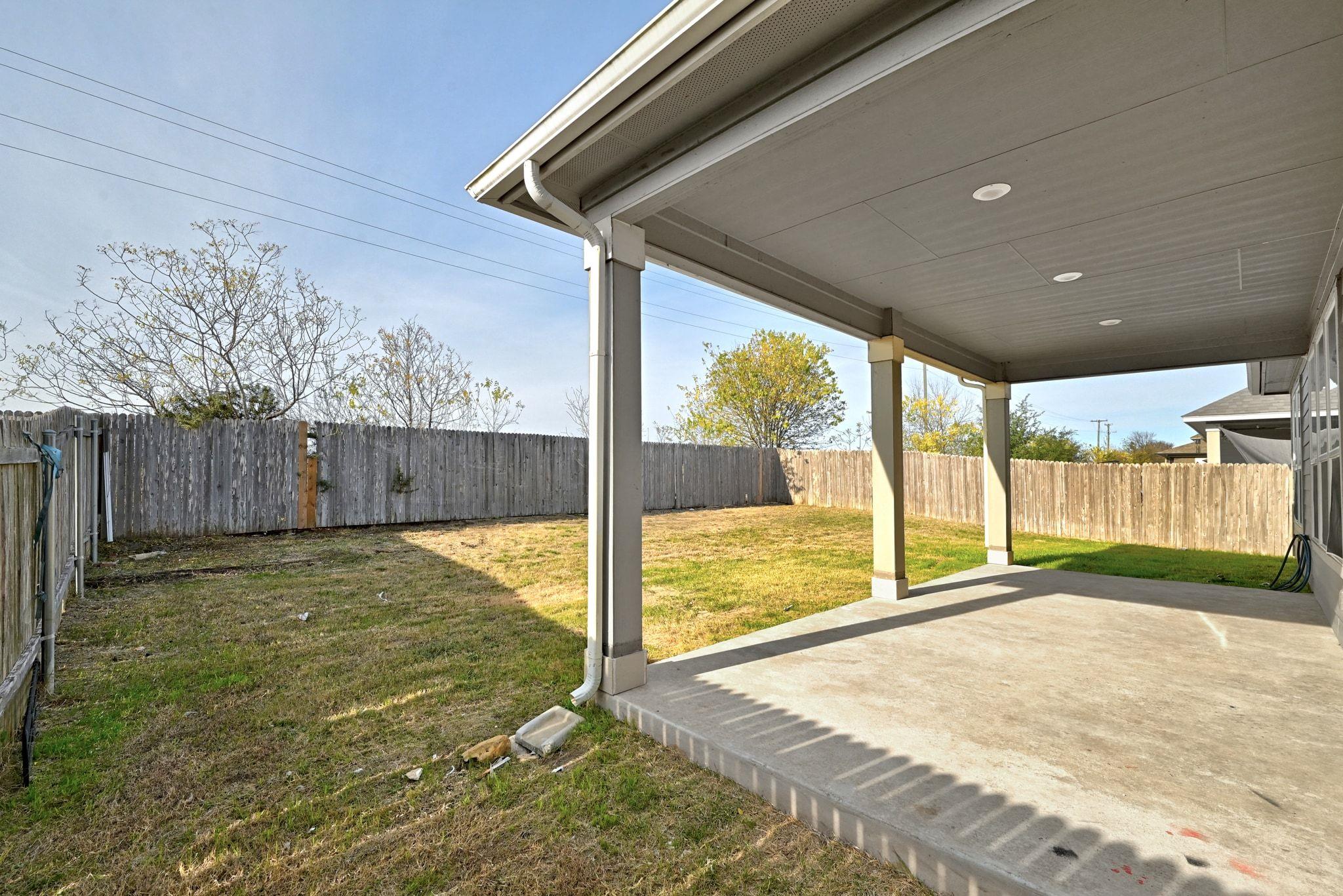 112 W Point Way Elgin TX 78621