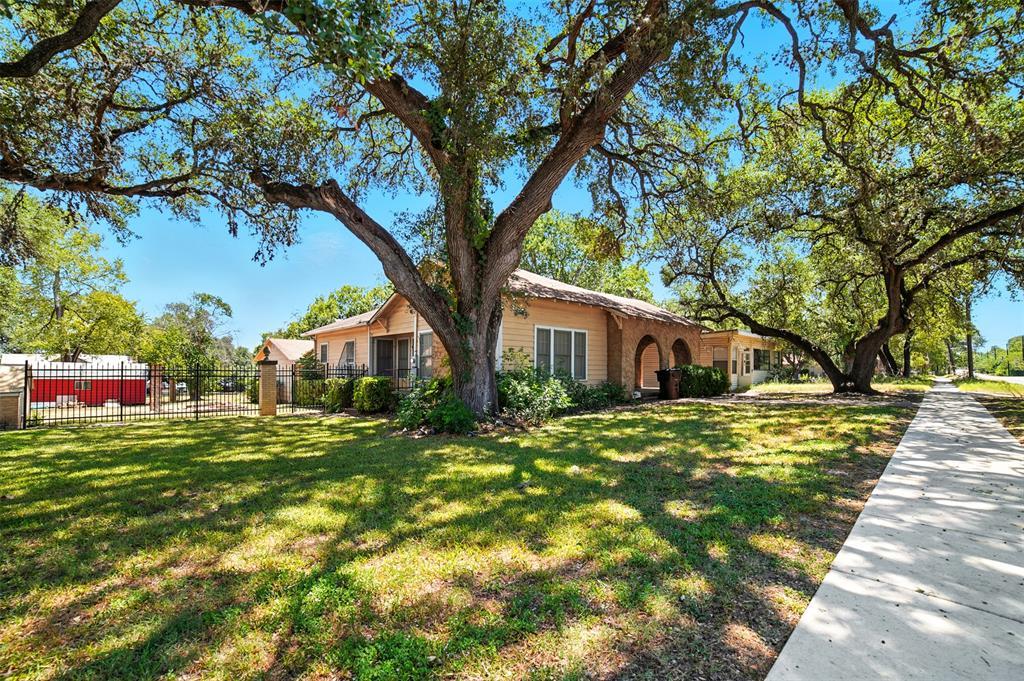 514 S Main Street Lockhart TX 78644