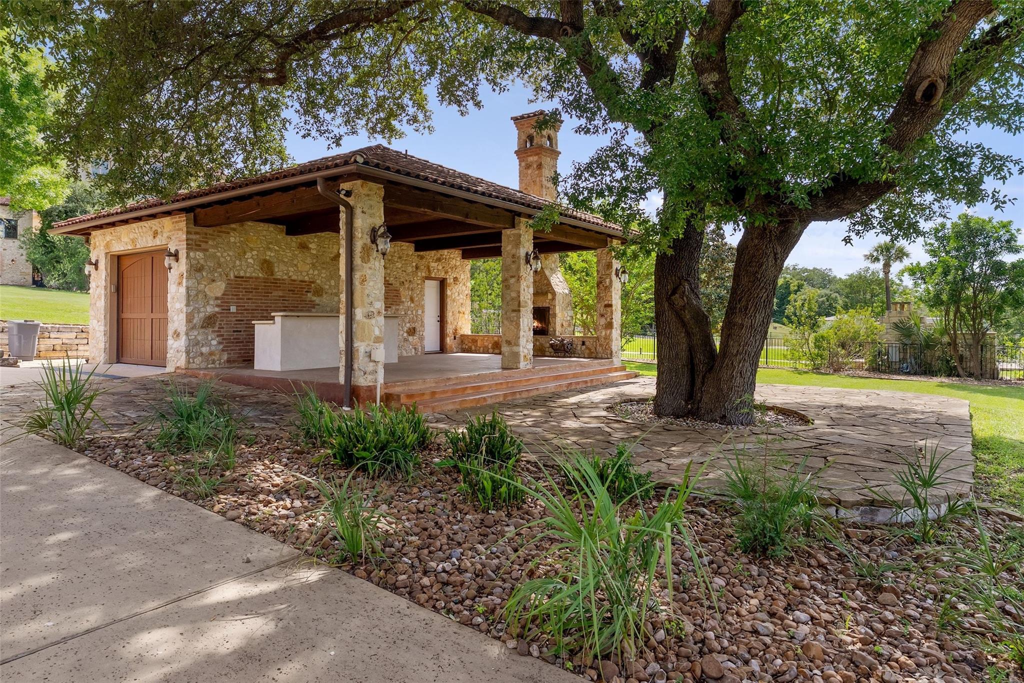16714 Forest Way Austin TX 78734