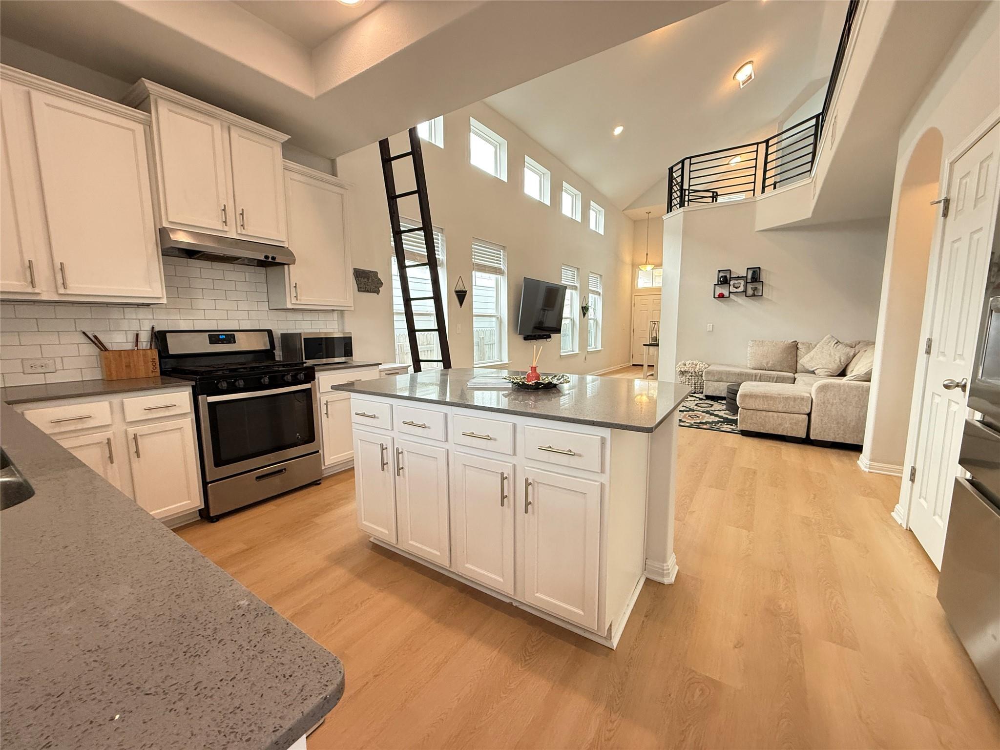 10221 Forest Grove Drive Austin TX 78747
