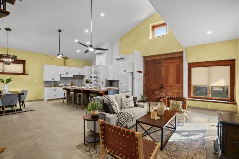 913 Taulbee Lane Austin TX 78757