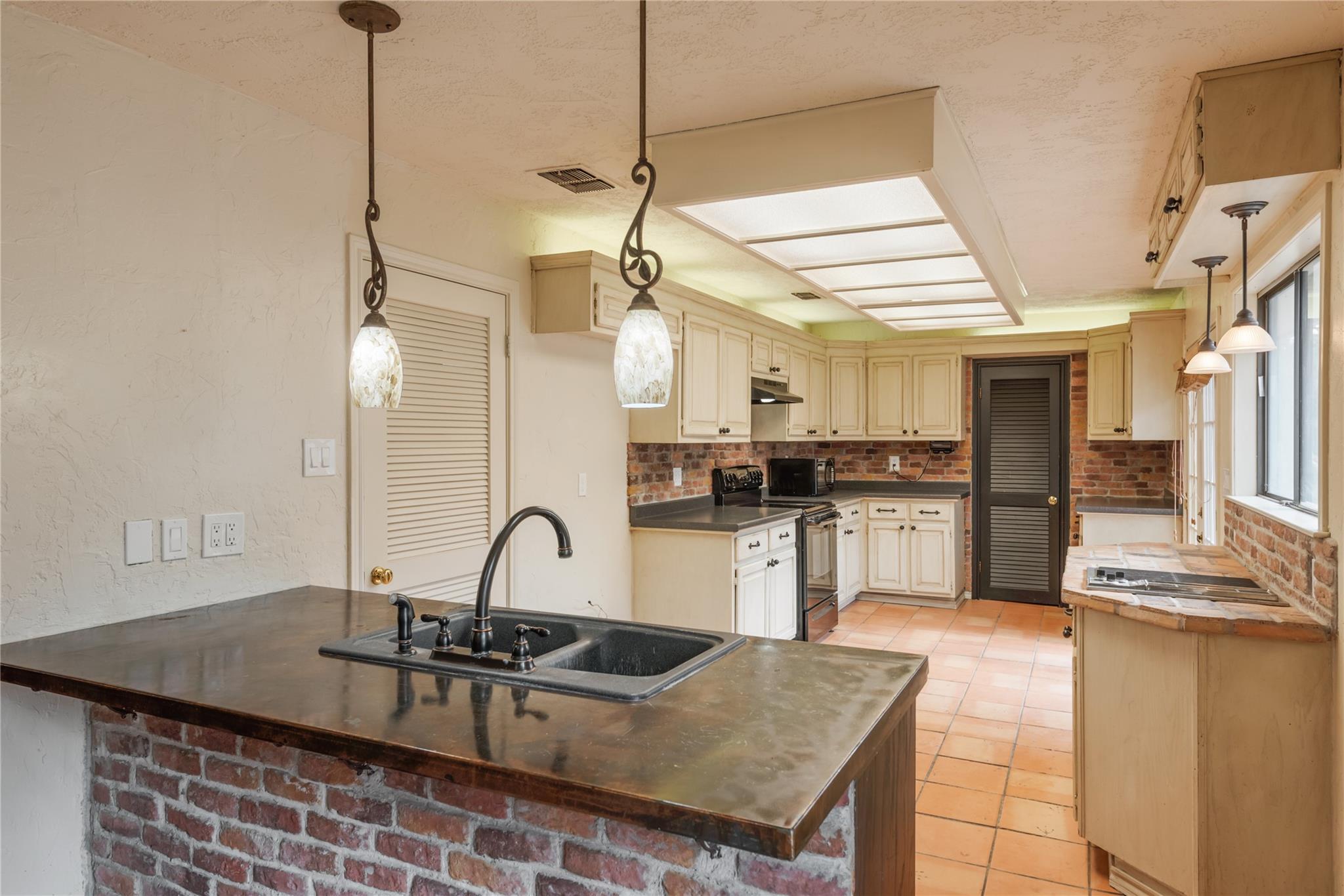 4948 Travis Oaks Drive Marble Falls TX 78654