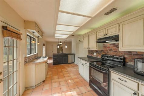 4948 Travis Oaks Drive Marble Falls TX 78654