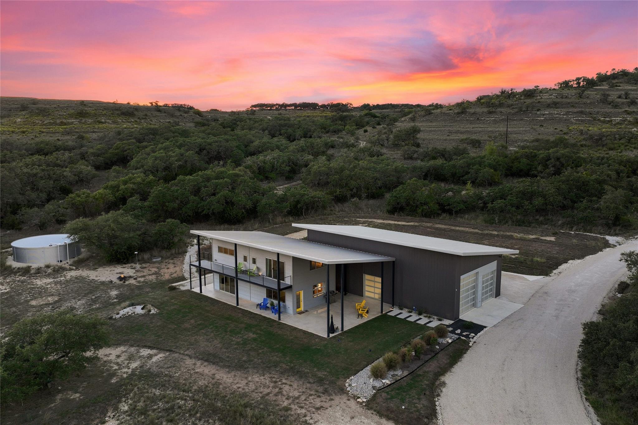 370 Gray Wolf Blanco TX 78606