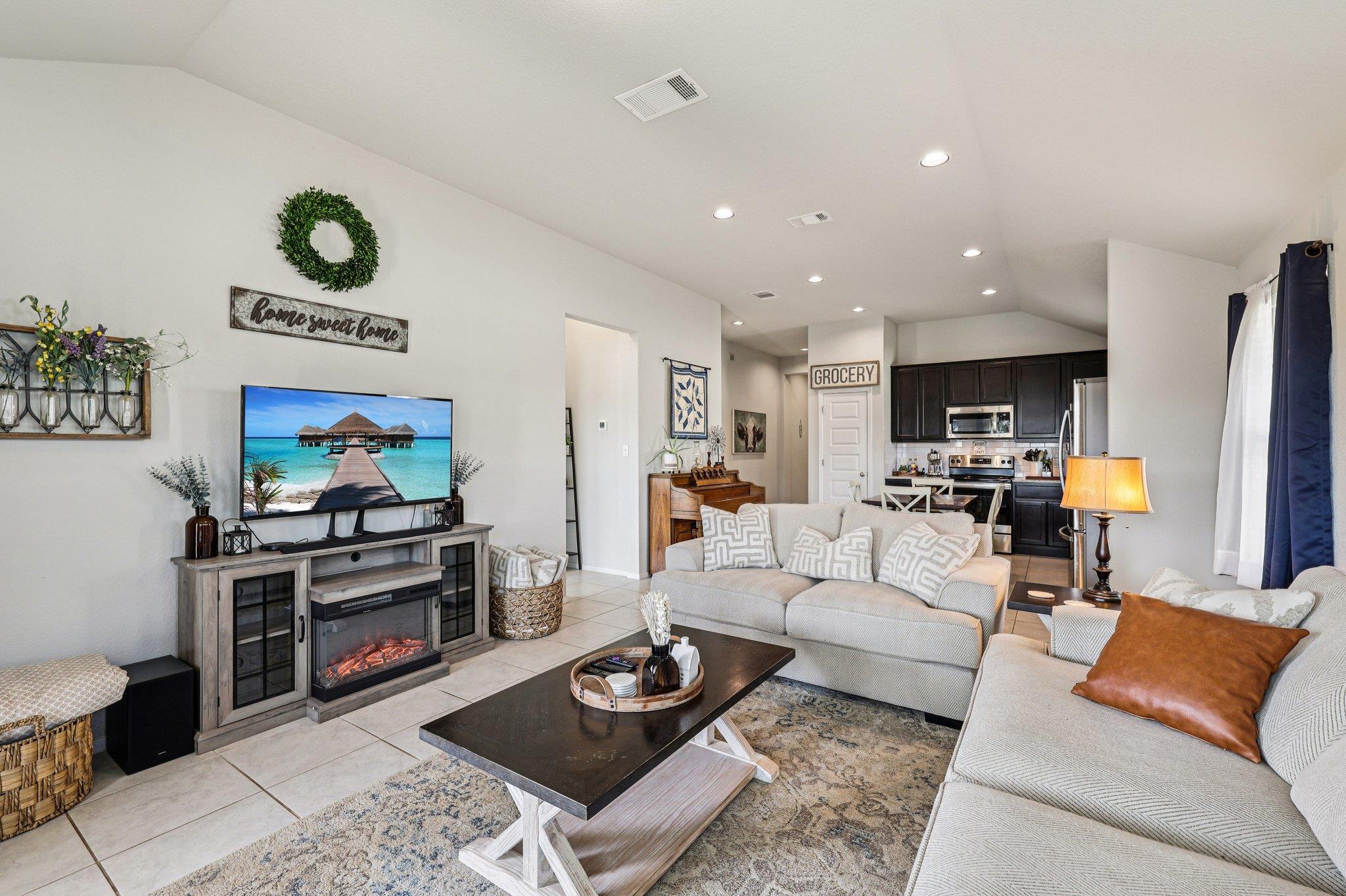 111 Insider Loop Elgin TX 78621